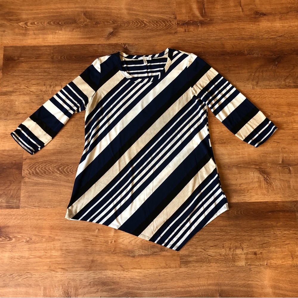 Notations size L diagonal stripe tunic top with asymmetrical bottom- navy/white
